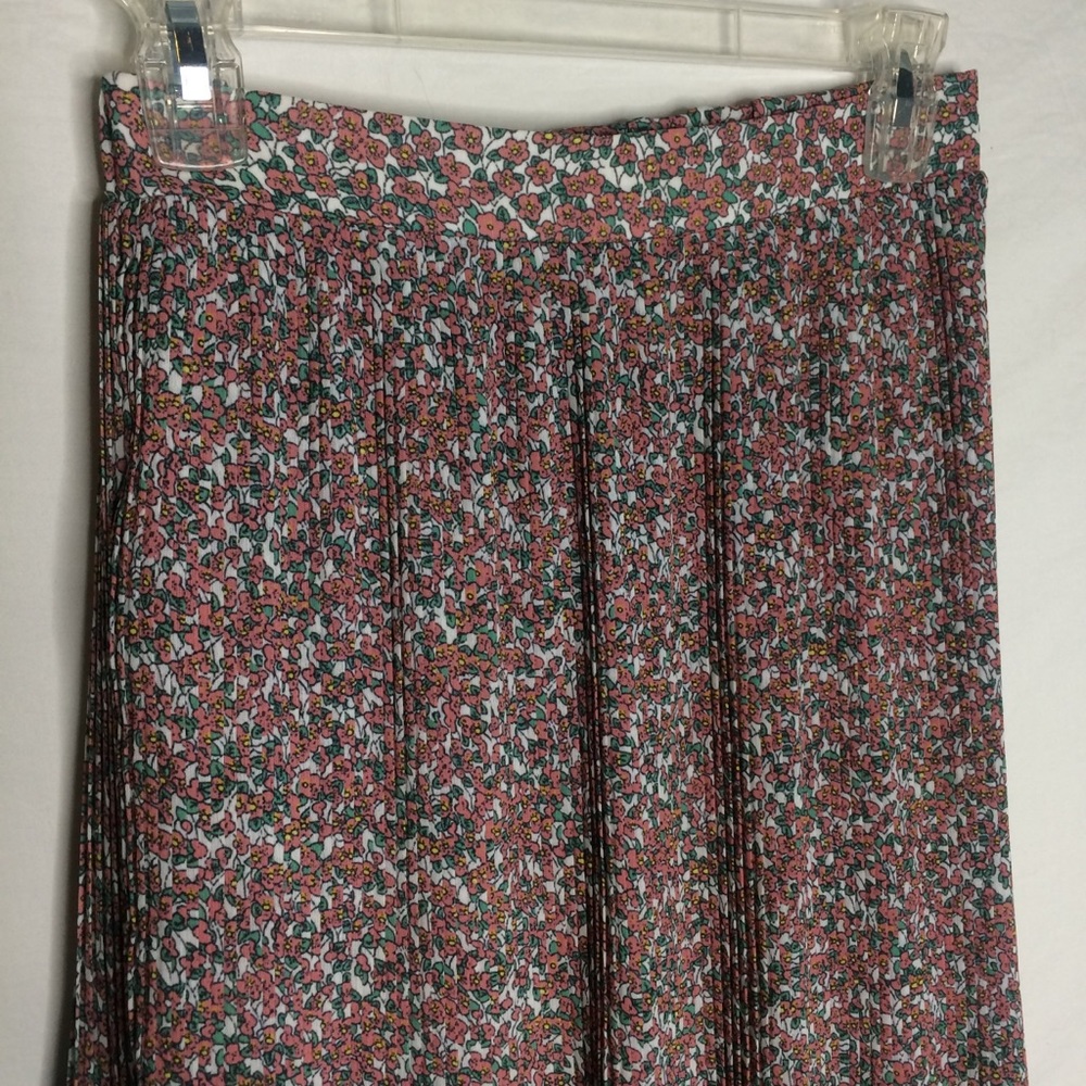 Lili's Closet Pink Floral high low pleated skirt - Picture 3 of 8